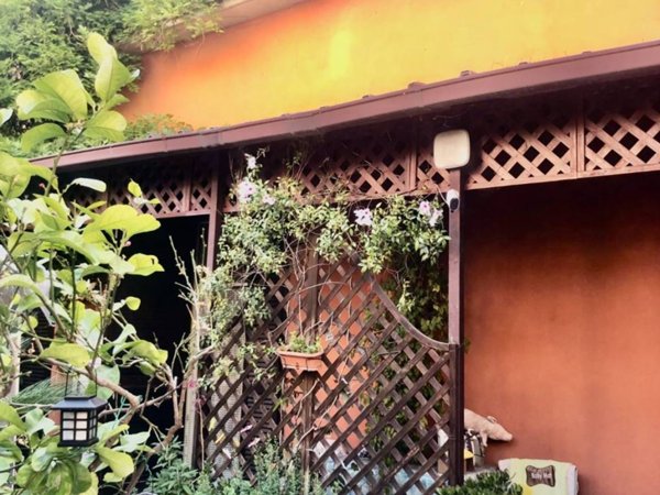 casa indipendente in vendita a Roma