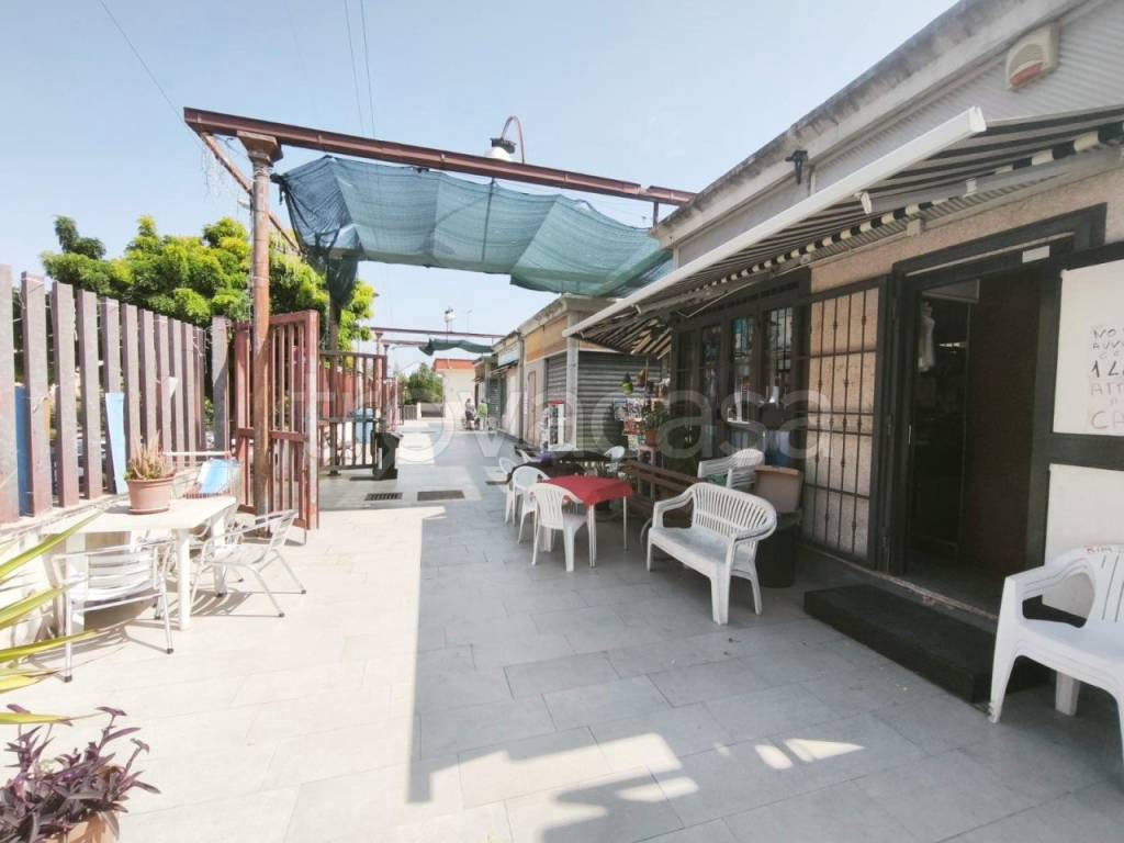negozio in vendita a Roma in zona Casalotti