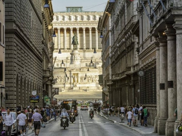 negozio in vendita a Roma in zona Campo Marzio