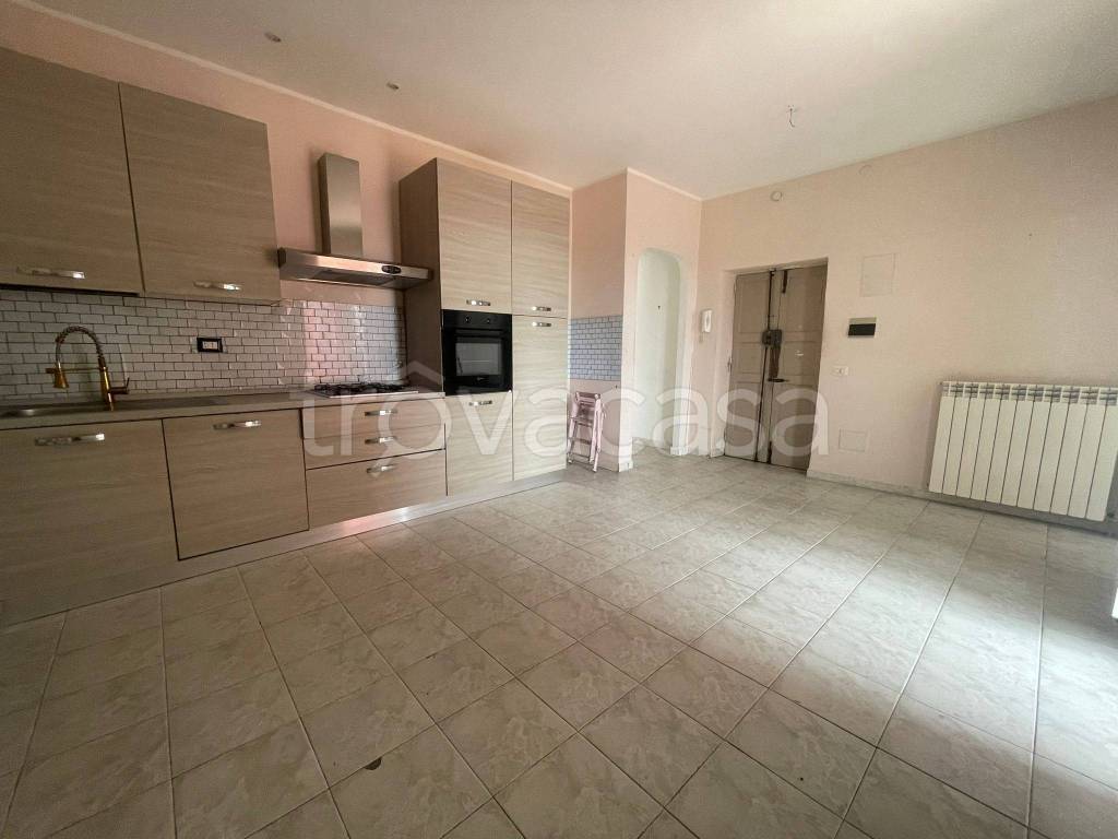 appartamento in vendita a Roma in zona Colle del Sole