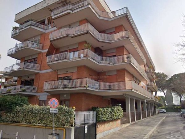 appartamento in vendita a Roma in zona Appio Claudio