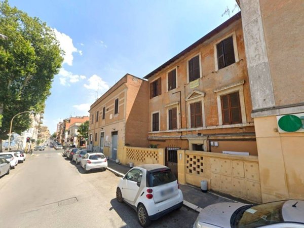 appartamento in vendita a Roma in zona Tuscolano