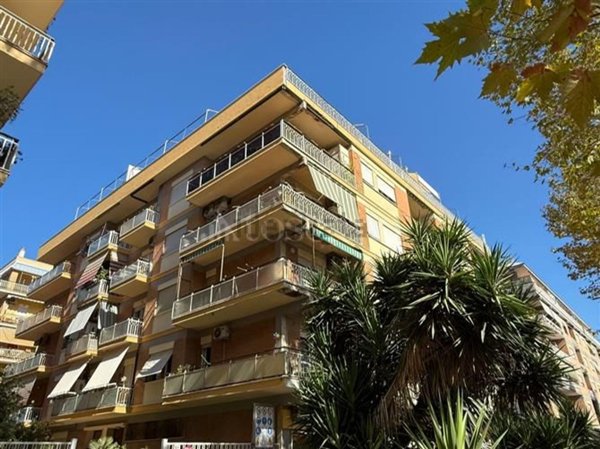 appartamento in vendita a Roma in zona Ostia