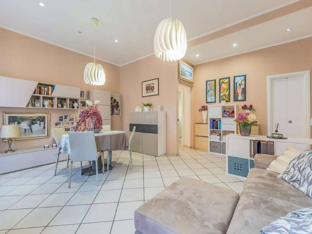 appartamento in vendita a Roma in zona Ostiense