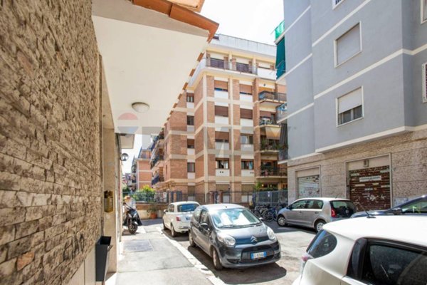 appartamento in vendita a Roma in zona Appio Claudio