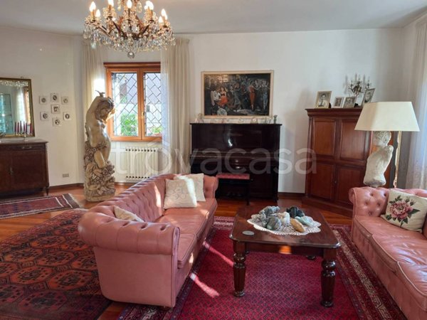 casa indipendente in vendita a Roma