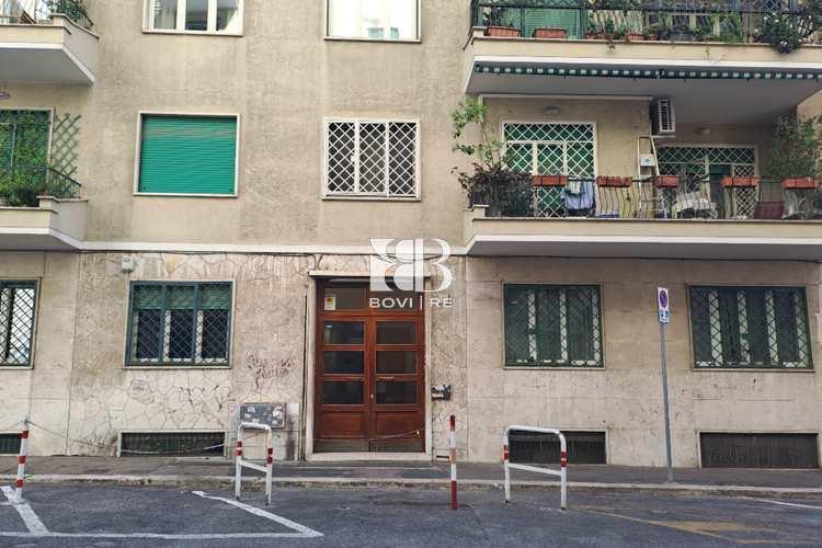 appartamento in vendita a Roma in zona Appio Latino