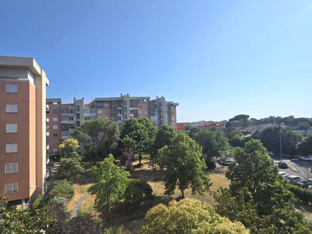 appartamento in vendita a Roma in zona Prenestino-Labicano