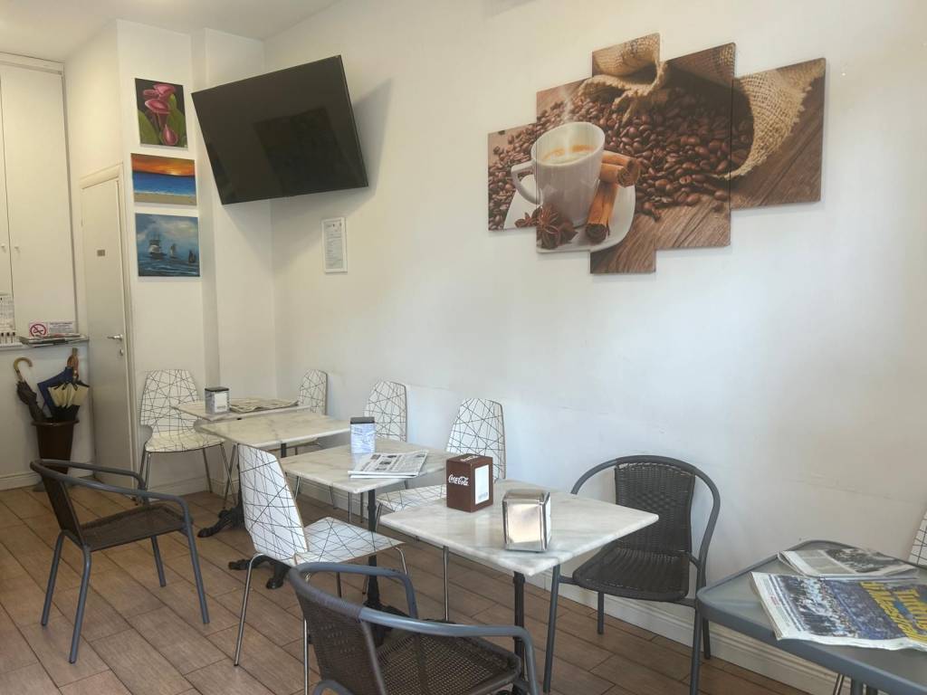negozio in vendita a Roma in zona Monte Sacro/Talenti