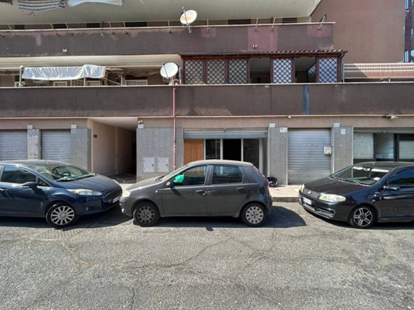negozio in vendita a Roma in zona Dragona/Bagnoletto