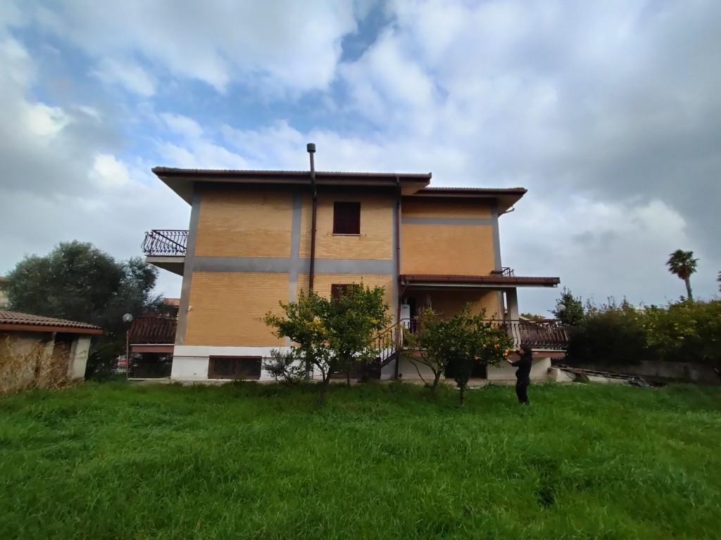 casa indipendente in vendita a Roma in zona Trigoria