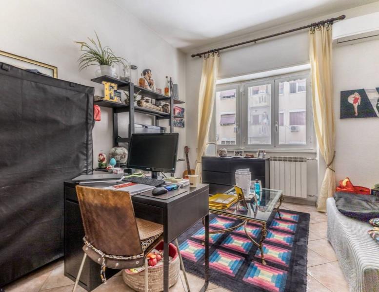 appartamento in vendita a Roma in zona Appio Latino