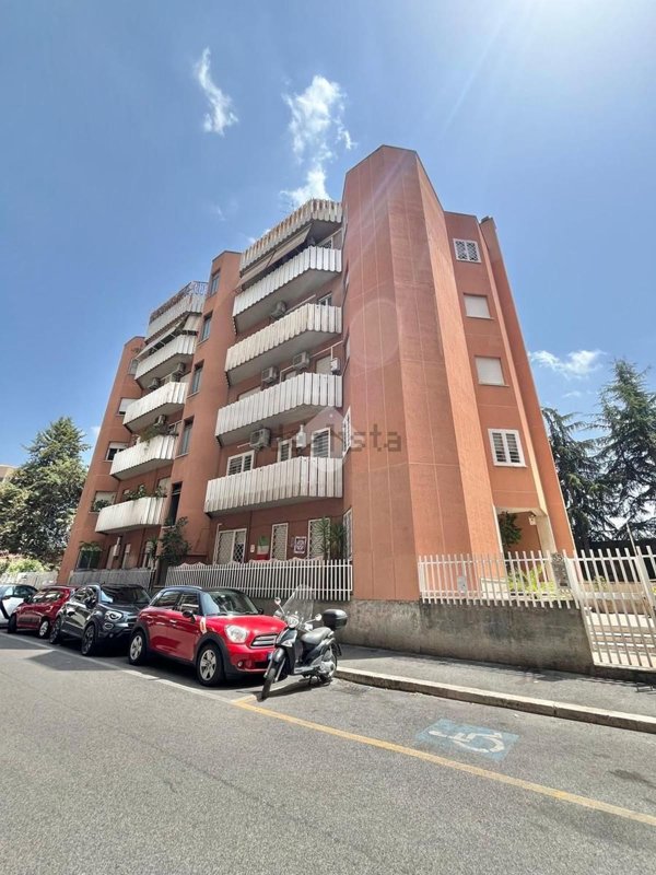 appartamento in vendita a Roma in zona Portuense