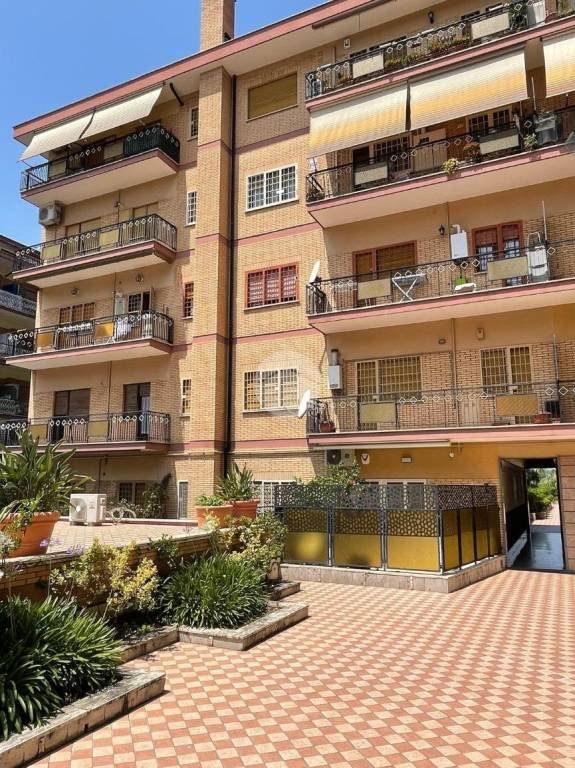 appartamento in vendita a Roma in zona Prenestino-Labicano