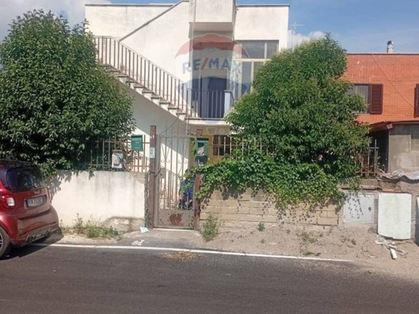 appartamento in vendita a Roma in zona Castelverde