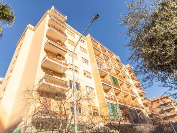 appartamento in vendita a Roma in zona Appio Claudio