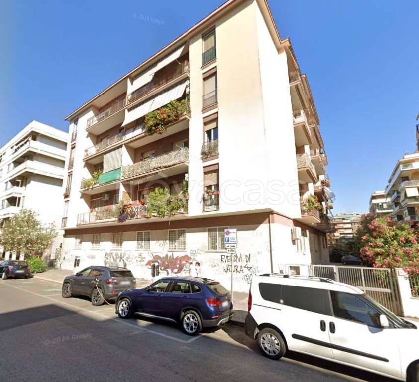 appartamento in vendita a Roma in zona Ostia