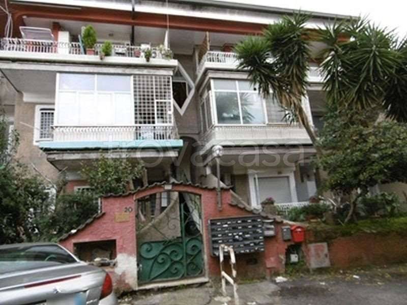 appartamento in vendita a Roma in zona Tomba di Nerone