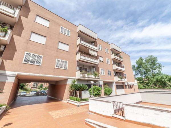 appartamento in vendita a Roma in zona Sette Bagni
