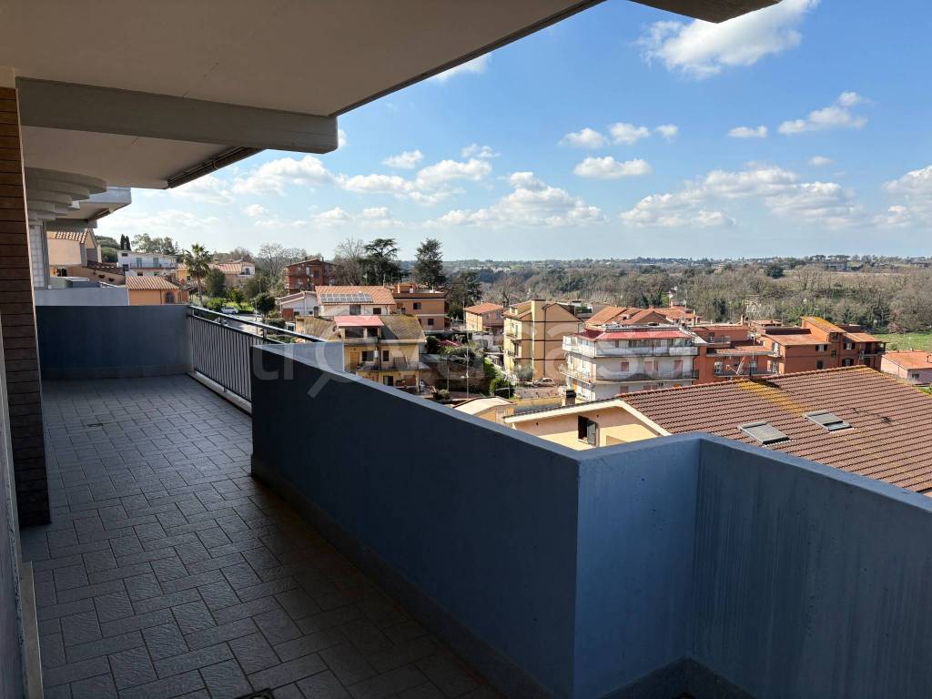 appartamento in vendita a Roma in zona Selva Candida