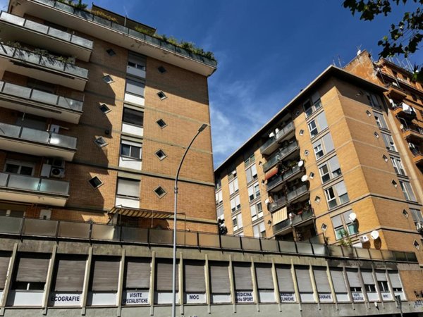appartamento in vendita a Roma in zona Ostiense