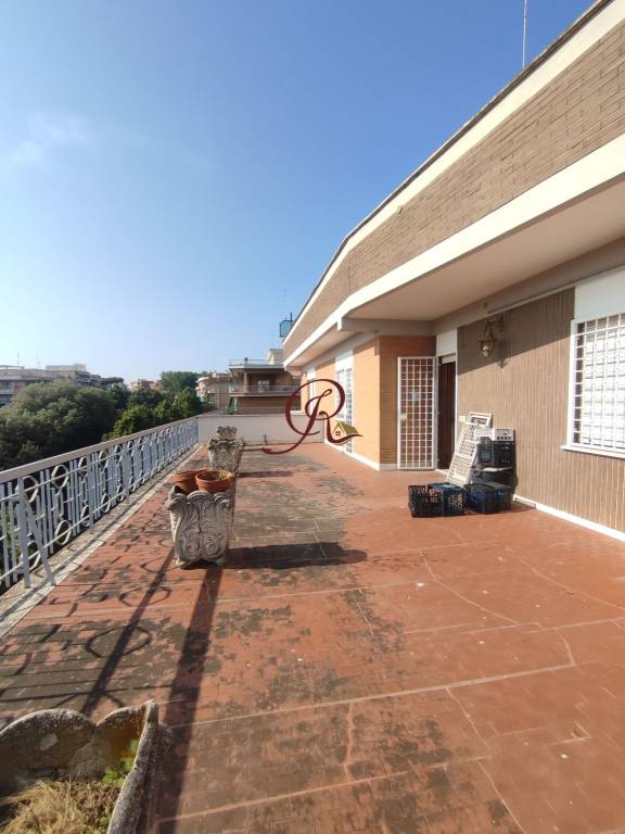 appartamento in vendita a Roma in zona Gianicolense
