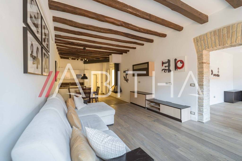 appartamento in vendita a Roma in zona Trastevere