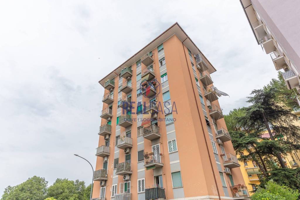 appartamento in vendita a Roma in zona Cinecittà