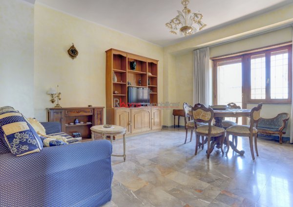 appartamento in vendita a Roma in zona EUR