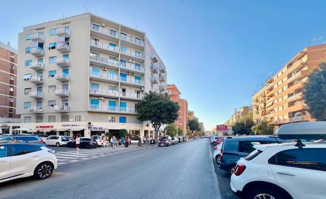 appartamento in vendita a Roma in zona Cinecittà
