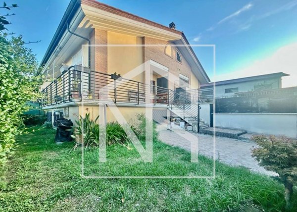 casa indipendente in vendita a Roma in zona Ponte di Nona