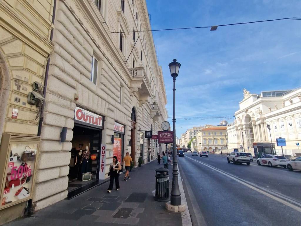 negozio in vendita a Roma in zona Rione Monti/Campitelli