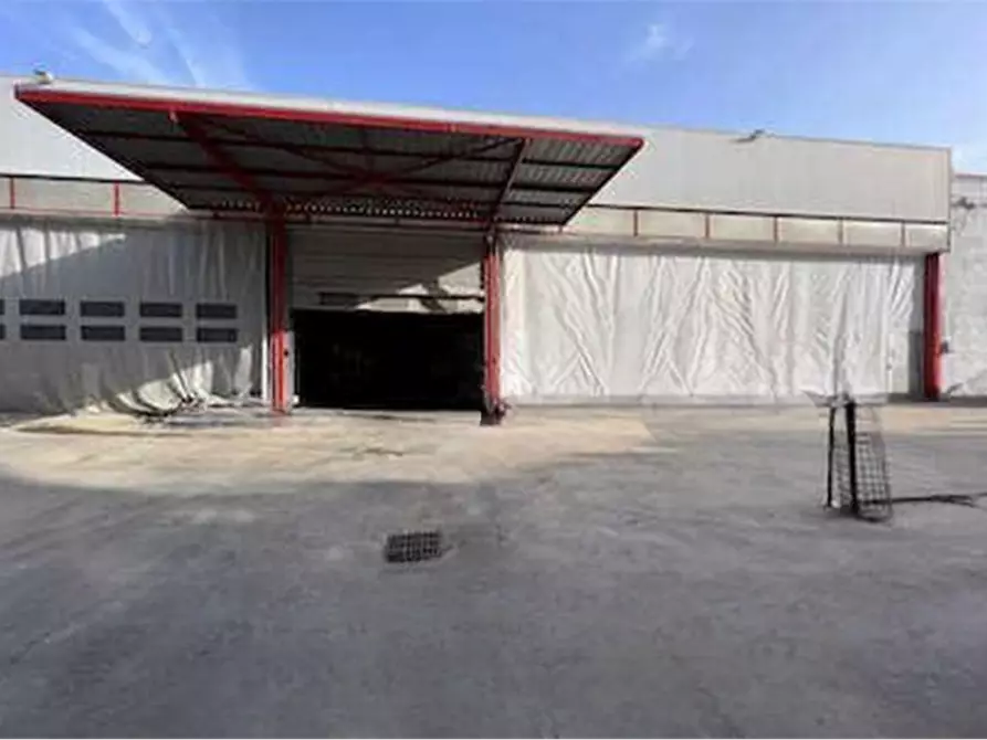 locale di sgombero in vendita a Roma in zona Romanina