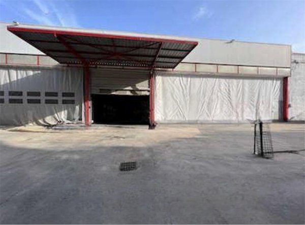 locale di sgombero in vendita a Roma in zona Romanina
