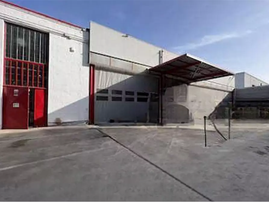 locale di sgombero in vendita a Roma in zona Romanina