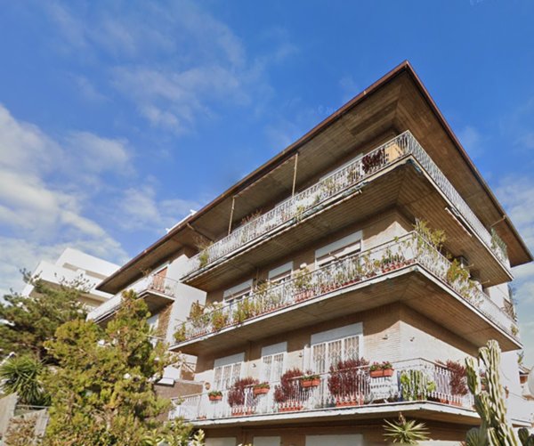 appartamento in vendita a Roma in zona Appio Pignatelli