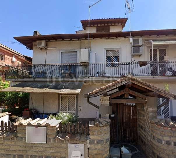 locale di sgombero in vendita a Roma in zona Finocchio