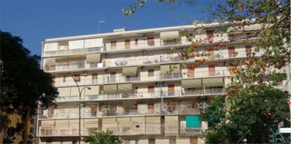 appartamento in vendita a Roma in zona Ostiense