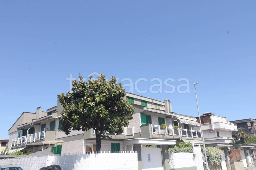 appartamento in vendita a Roma in zona Montespaccato