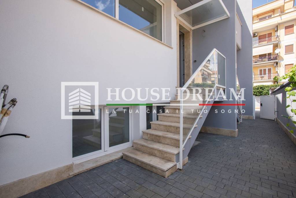 appartamento in vendita a Roma in zona Torre Maura