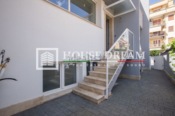 appartamento in vendita a Roma in zona Torre Maura