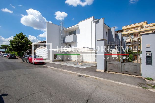 appartamento in vendita a Roma in zona Torre Maura