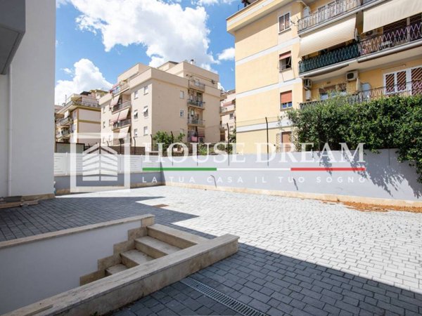 appartamento in vendita a Roma in zona Alessandrino