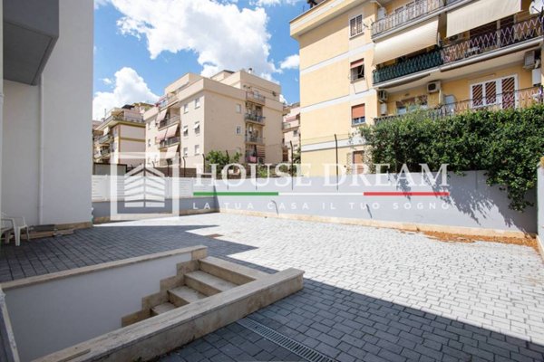 appartamento in vendita a Roma in zona Torre Maura