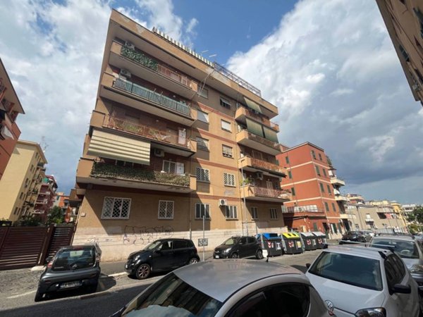 appartamento in vendita a Roma in zona Prenestino-Centocelle