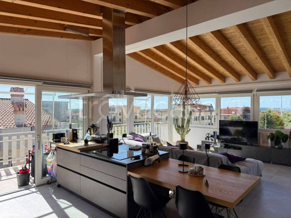 appartamento in vendita a Roma in zona Torre Gaia