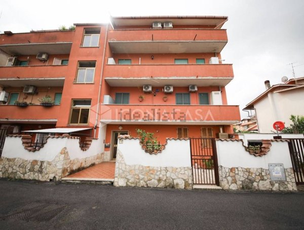 appartamento in vendita a Roma in zona Castelverde