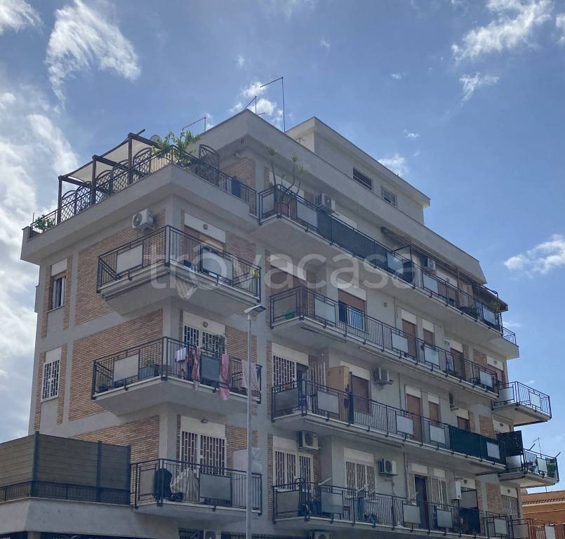 appartamento in vendita a Roma in zona Prenestino-Centocelle
