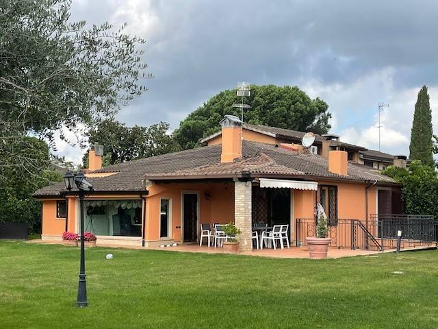casa indipendente in vendita a Roma in zona Olgiata