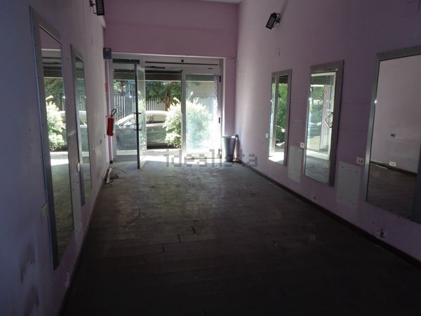 negozio in vendita a Roma in zona Ostia